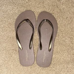 American eagle flip flops